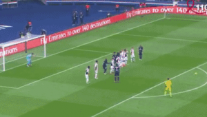 足球任意球很难踢吗？背后的技巧、挑战与那些不为人知的秘密