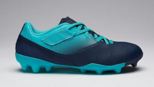 迪卡侬低端足球鞋推荐,哪款能满足你的足球运动需求?