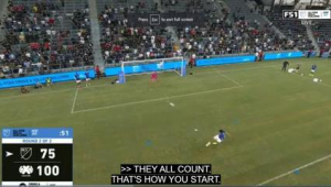 足球凌空抽射究竟出自哪场比赛引发球迷热议