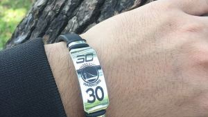 手环足球粉色好看吗女生