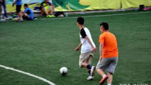 喜欢踢足球,是否就得天天踢?