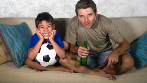 男生都看足球比赛吗？背后隐藏着怎样的兴趣真相与群体差异