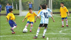 高中足球青训:成绩是否是衡量其成效的关键要素