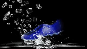 足球鞋踢球不会痛吗?探究其背后的原理与奥秘