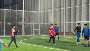 你经常在这踢足球吗