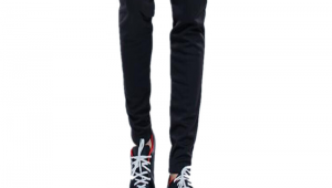 藏青色足球裤好看吗