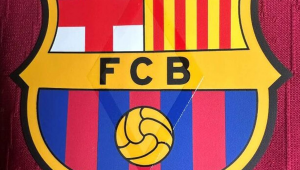 足球俱乐部能否挑战巴萨？实力碰撞引发无限猜想