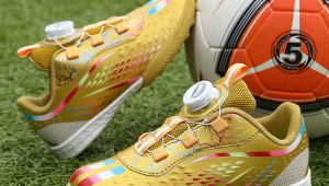 黄金切尔西:是潮流玩物还是正统足球鞋?