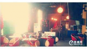 租酒吧看足球费用高吗？全方位揭秘酒吧观赛成本