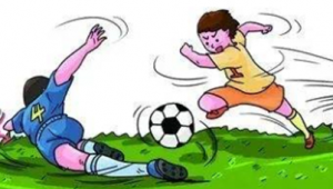 用足球踢爆黑哨是否犯法,背后真相引人深思