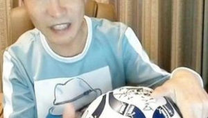 签名到足球上是否礼貌:探讨这种行为背后的礼仪考量