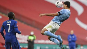 难道真的没有人能踢出足球吗？