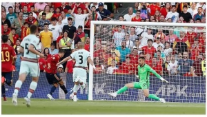 足球比赛不让进球违法吗?探究足球赛事中的规则与法律界限