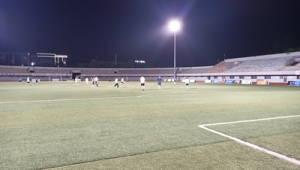 足球滑铲能否滑半个足球场?这一设想引发疯狂猜想!