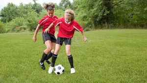 女生练足球会影响长个吗