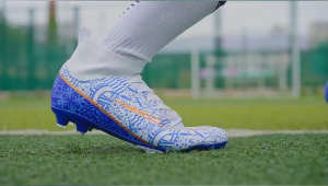 哪款足球鞋磨脚底还好看点，快来看看这些颜值与舒适并存的选择