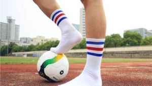 足球中筒袜好看吗？风格多样，魅力独特，你get到了吗？