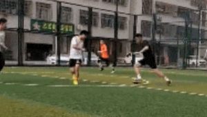 踢足球喜欢防守吗?背后藏着怎样的缘由与思考