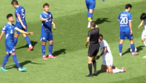 足球不按套路停球犯规吗?规则判定背后的思考与探讨