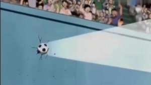 足球罚球时究竟能不能起跳？规则解读与争议探讨