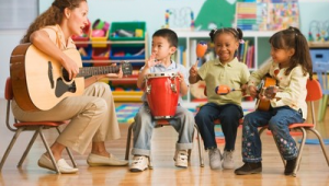 踢足球的孩子学钢琴吗？探索运动与艺术在孩子成长中的平衡