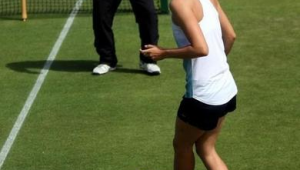 踢足球时涂防晒可行吗？全方位解析足球运动与防晒的那些事儿