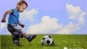 踢足球真能让人更聪明?探究足球运动与大脑智力提升的关联