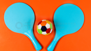 球拍与足球有关系吗？探究两者之间千丝万缕的联系