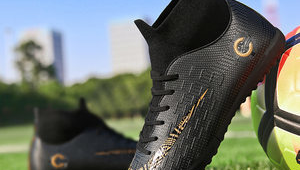 13岁适合穿足球鞋吗 这些要点你得知道