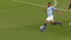 足球射门时，究竟有没有可能踢到观众？