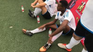 现在足球球员中黑人还多吗