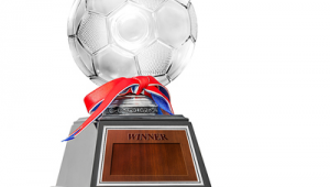 踢足球征程：奖杯闪耀梦想，热血铸就荣耀篇章