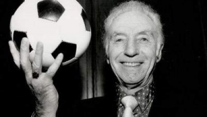 足坛是否有身披24号战袍的知名球星?