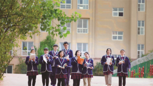 昆明学院是否设有足球班