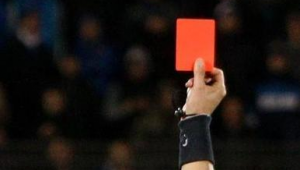 足球现在能买红牌么 探究足球赛场背后的这一疑问