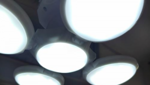 太阳能足球灯好使吗？实际效果究竟如何，快来一探究竟！