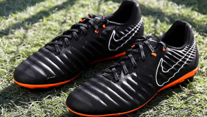 耐克男式足球鞋推荐,哪款能助力球场驰骋展现非凡实力?