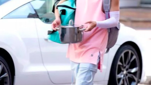 白色足球服装搭配袜子,这样穿究竟好不好看?