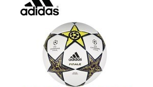 阿迪达斯足球是机缝吗