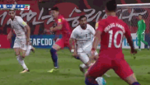 足球中铲球：尺度分寸间，此举动究竟值不值得一吹？