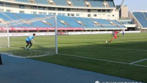 足球能用肩膀进球吗?规则界限与争议探讨