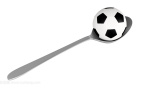 足球勺子球过人是否犯规：规则解读与赛场争议探讨