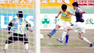 大学体育足球难学吗？掌握技巧与热爱，挑战亦能化为成长契机