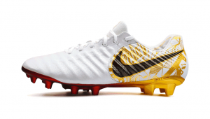 好看的女款足球中锋鞋，哪一款才是你的心头好？