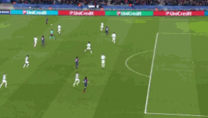 足球推射是否为弧线球