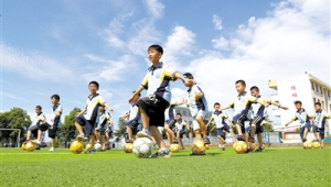 满族人是否喜欢踢足球