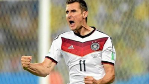 德国足球还能起来吗？困境中探寻复兴之路