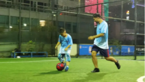 足球队员可以乱跑吗？解析赛场规则与球员行动边界