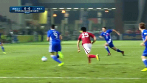 足球连续踢一千多下是否算犯规，这一问题引关注