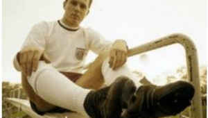 足球6号是前锋吗还是后锋，位置角色引发的探讨